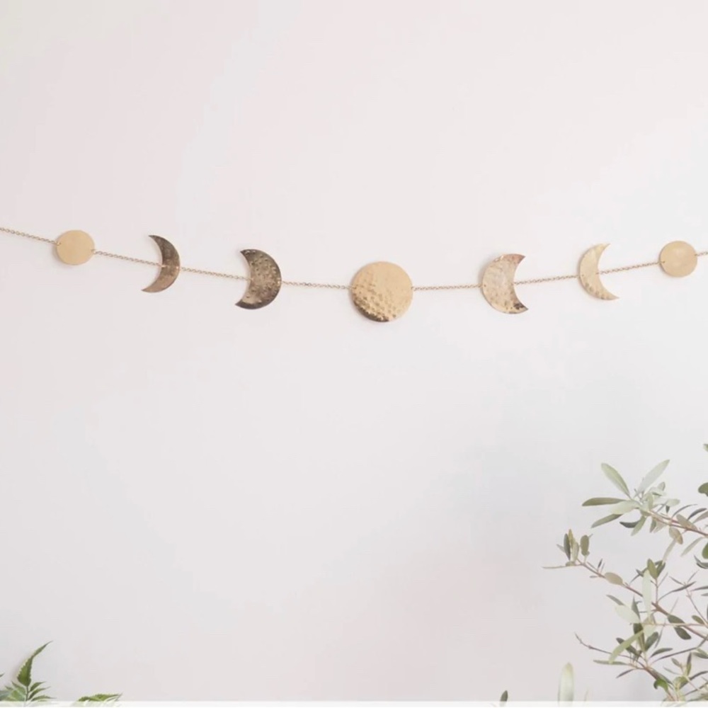 Base Roots Boho Metal Moon Banner Chain - Picture 2 of 3